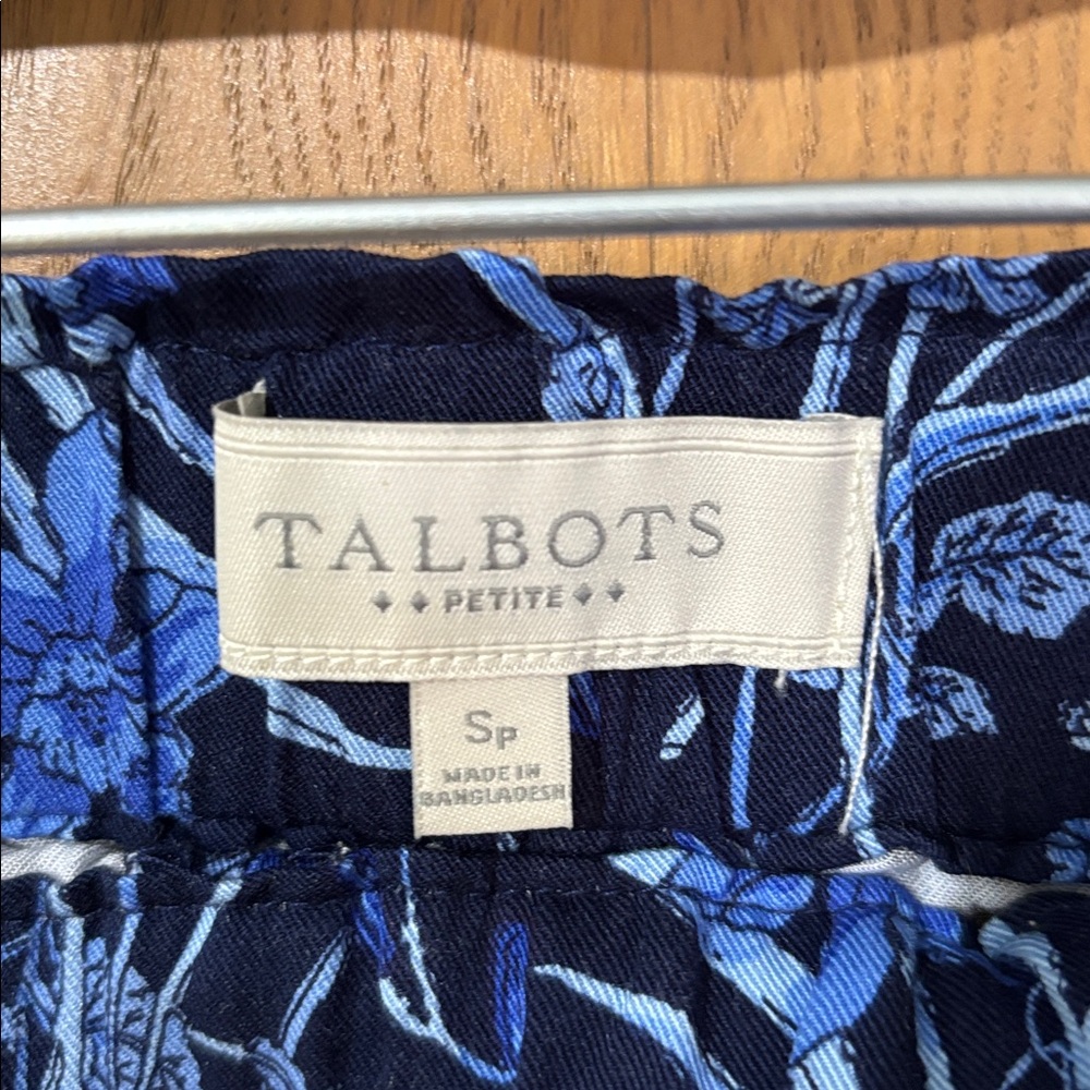 Talbots Floral Blue Shorts size Sp pull on with pockets - Picture 3 of 5
